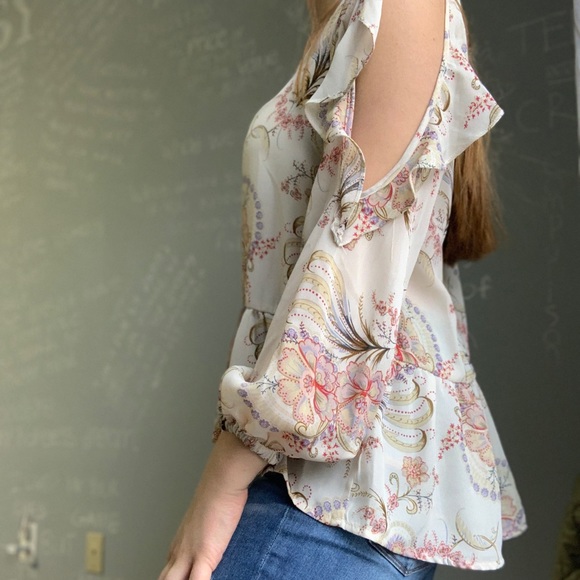 Cream long sleeve w/ floral pattern & off shoulder - Picture 2 of 2